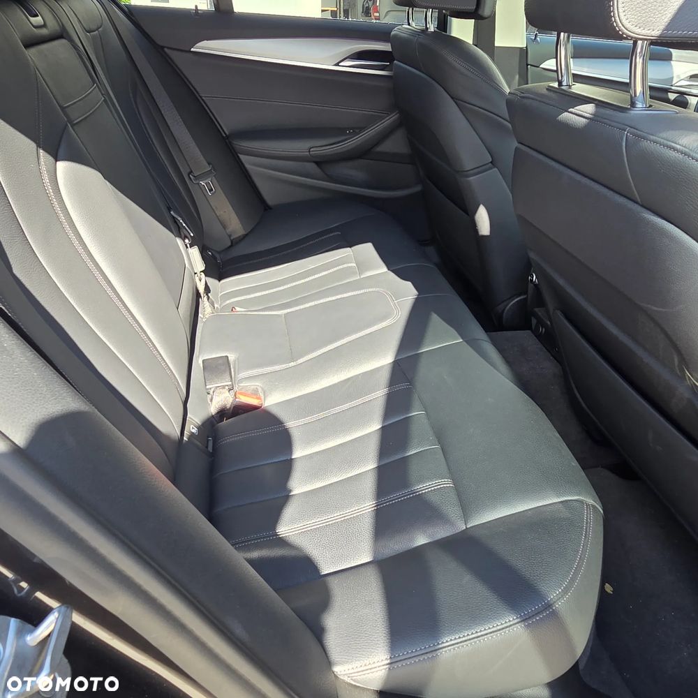 BMW Seria 5 520d - 7