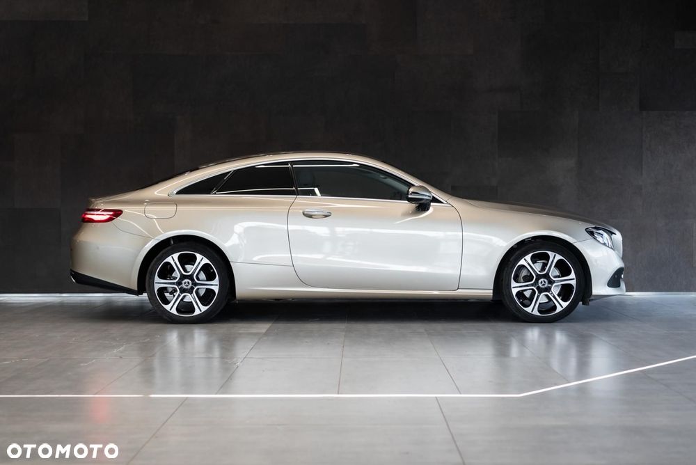 Mercedes-Benz Klasa E 200 4-Matic 9G-TRONIC - 9