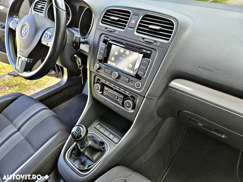 Volkswagen Golf 2.0 TDI DPF MATCH - 32