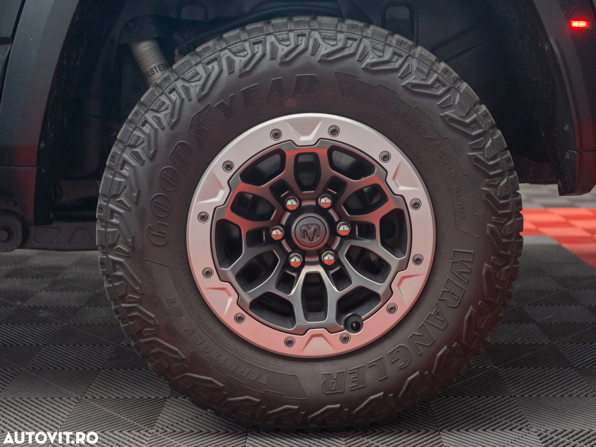 Dodge RAM - 6