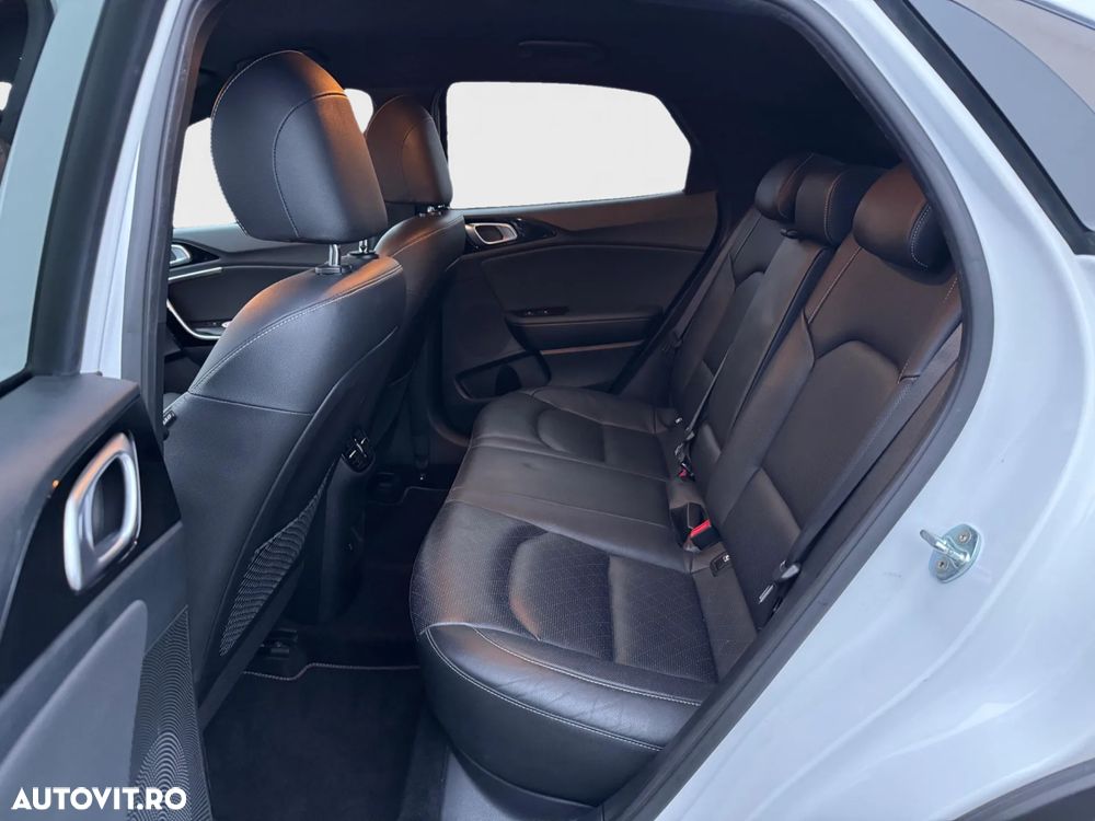 Kia XCeed 1.5 T-GDI 7DCT MHEV GT Line - 11