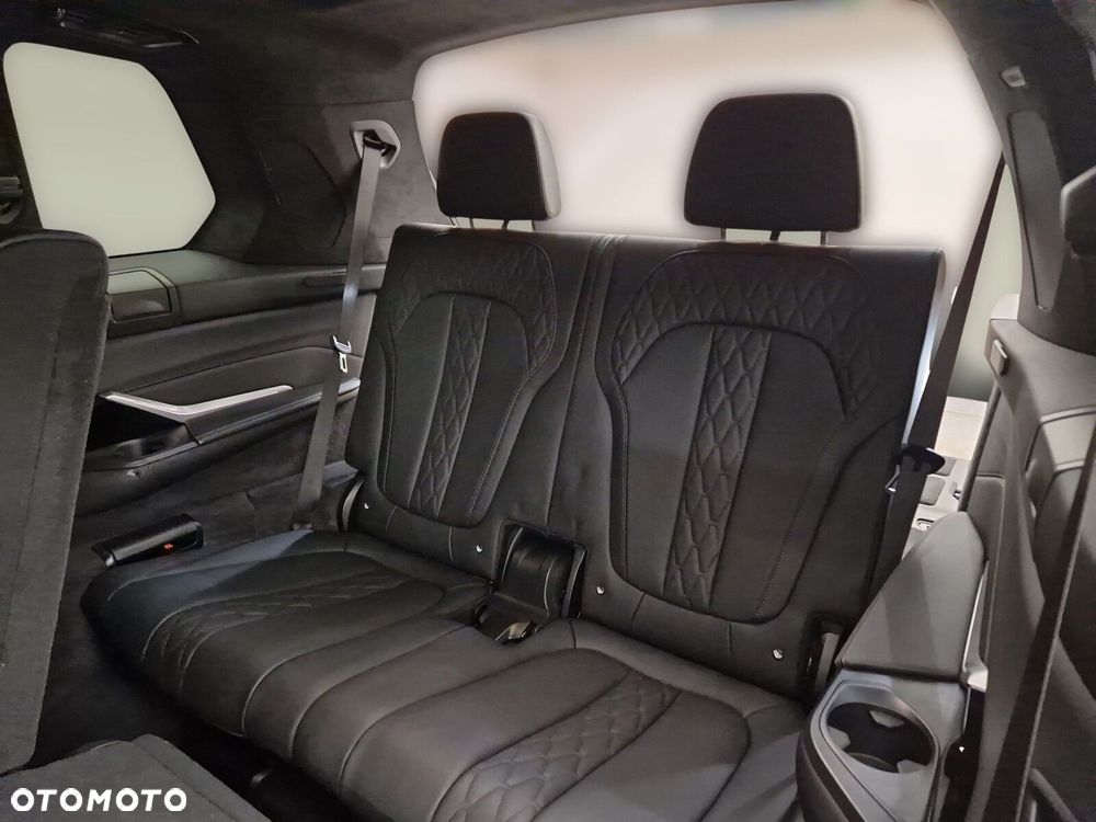 BMW X7 - 23