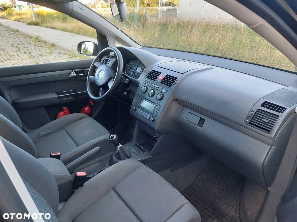 Volkswagen Touran 1.6 Basis - 16