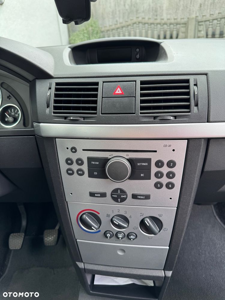 Opel Meriva 1.6 16V Essentia - 10