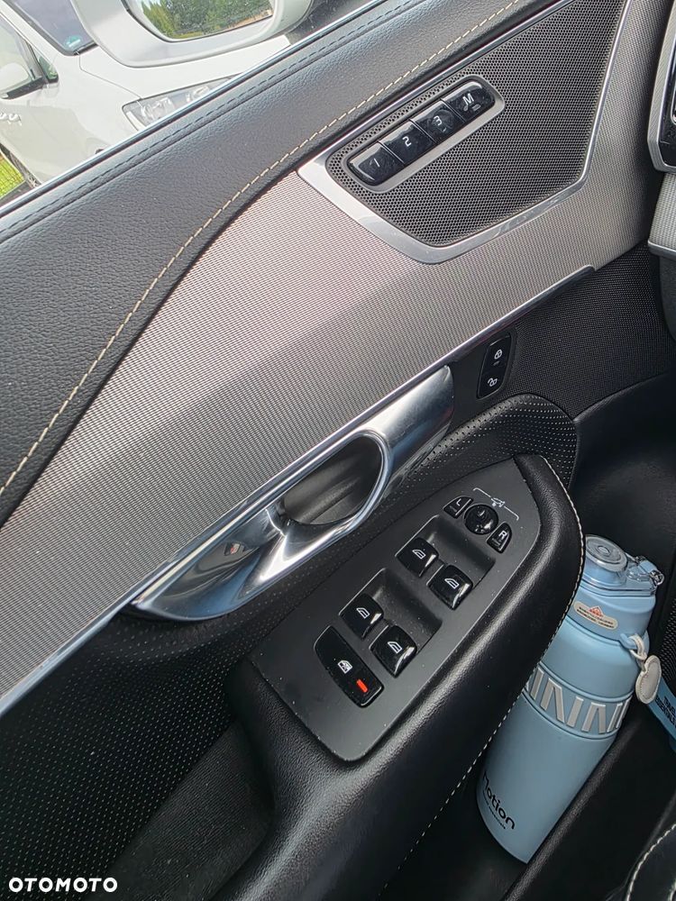 Volvo XC 90 D5 SCR AWD R-Design - 12