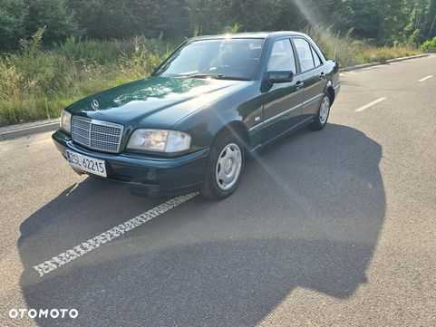 Mercedes-Benz Klasa C 180 Classic - 2