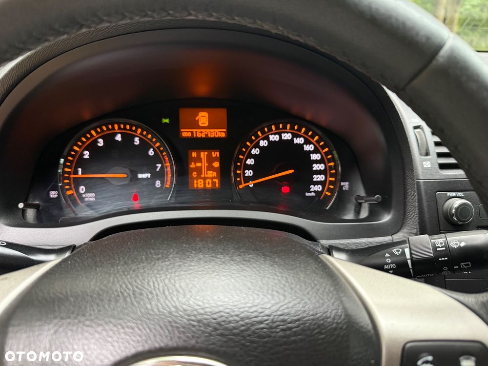 Toyota Avensis 1.8 Life - 14