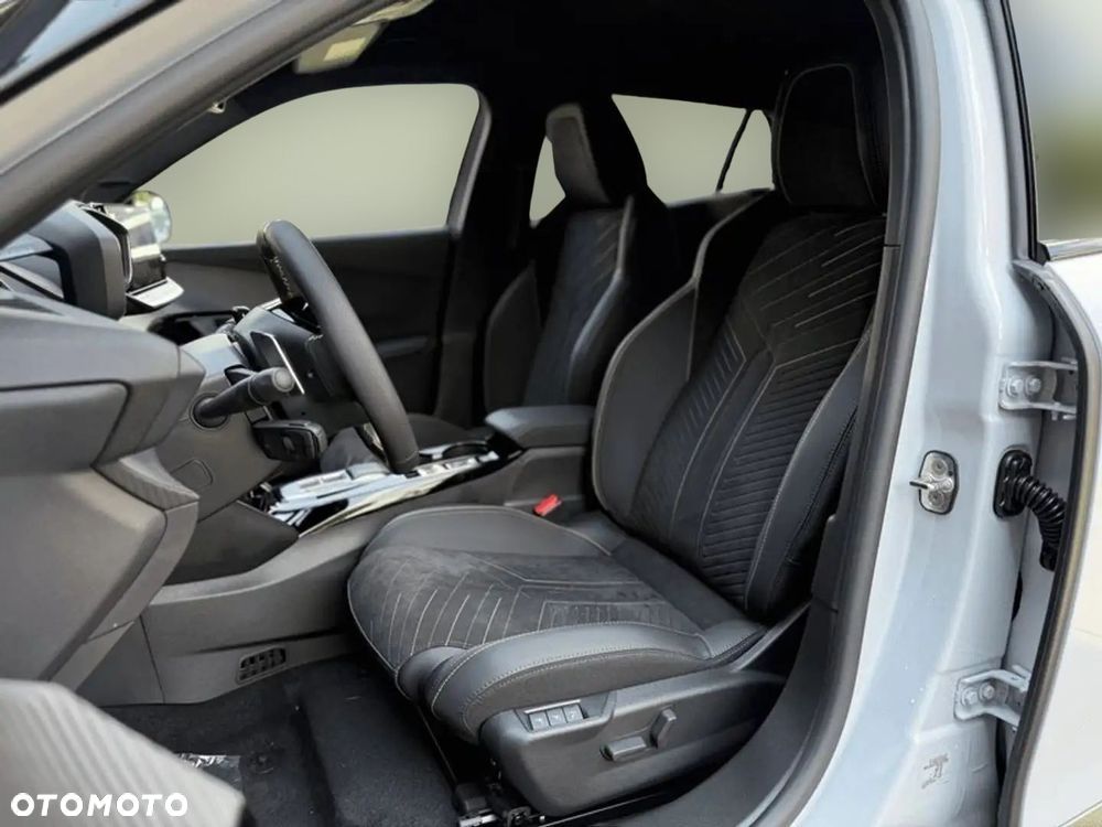 Peugeot 2008 PureTech mHEV GT Exclusive e-DCS6 - 8