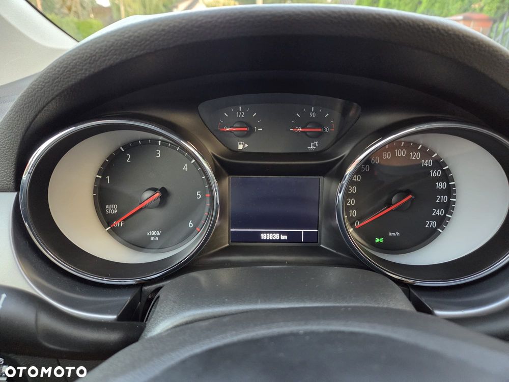 Opel Astra 1.6 CDTI Essentia S&S - 27