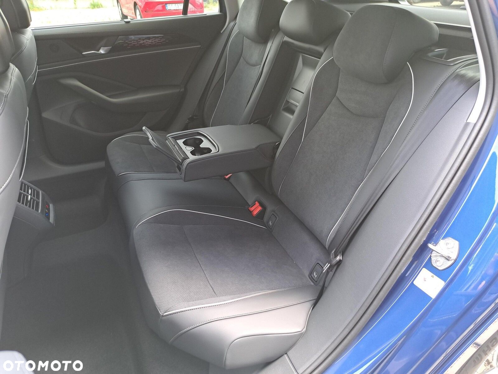 Volkswagen Passat - 16