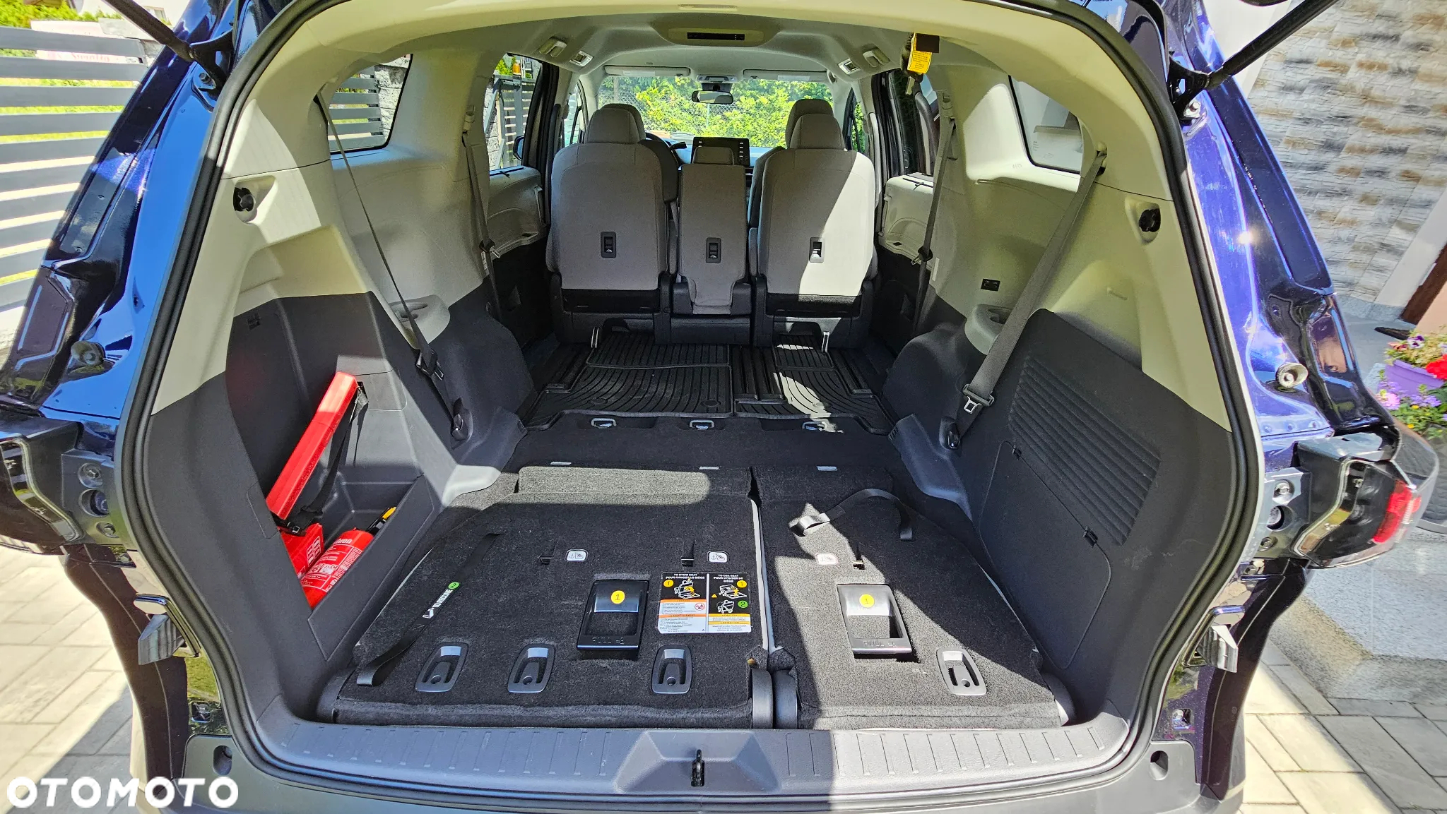 Toyota Sienna - 16