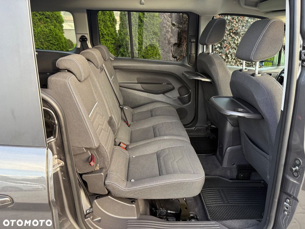 Ford Tourneo Connect Grand - 22