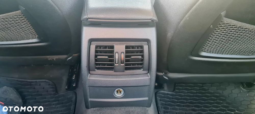 BMW Seria 3 316i - 28