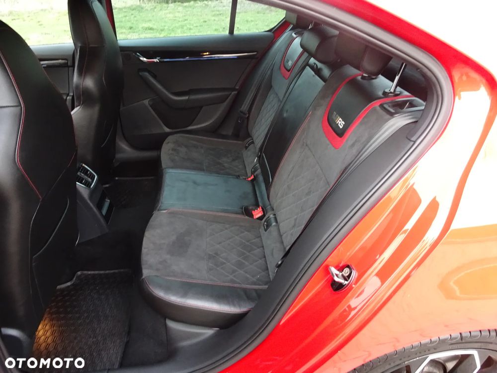 Skoda Octavia 2.0 TSI RS - 12