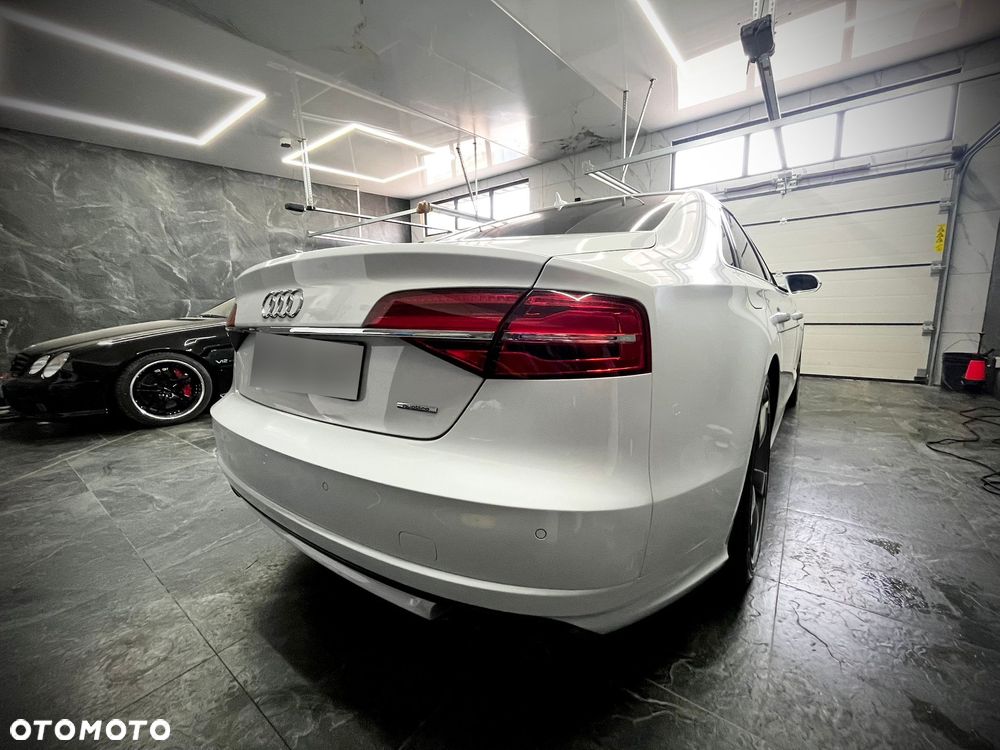 Audi A8 4.2 TDI DPF (clean diesel) quattro tiptronic - 13