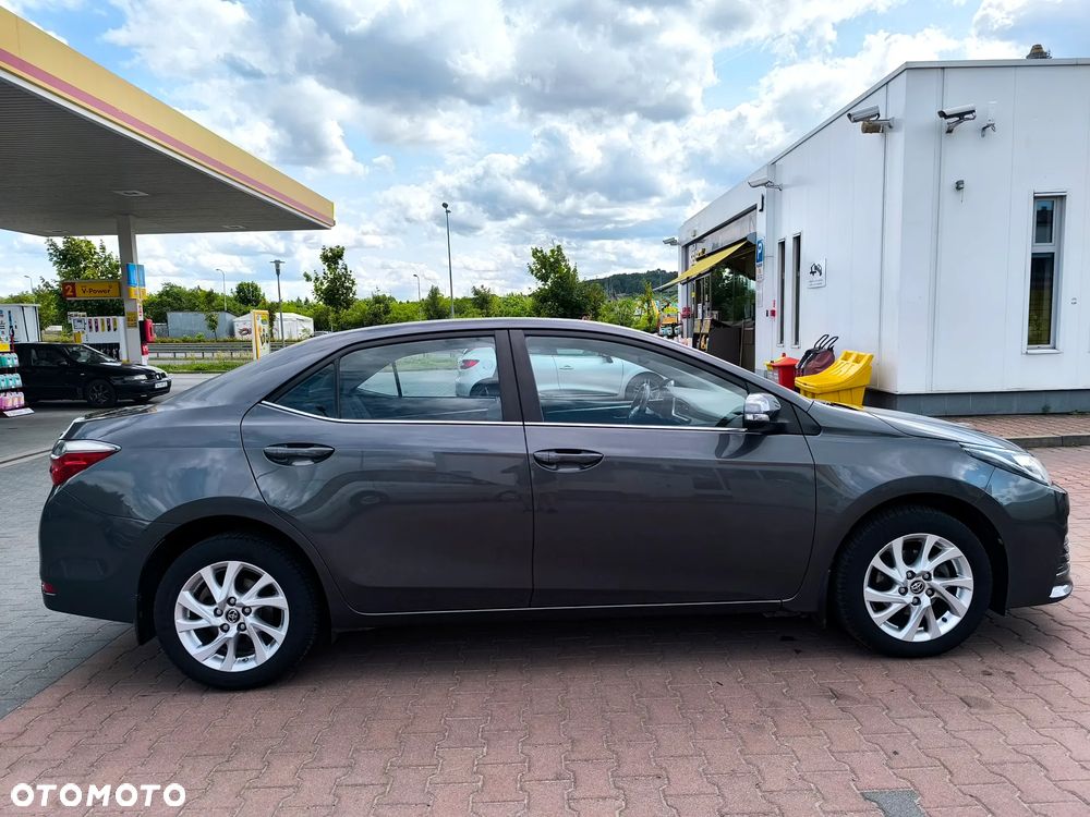Toyota Corolla 1.6 Comfort - 6