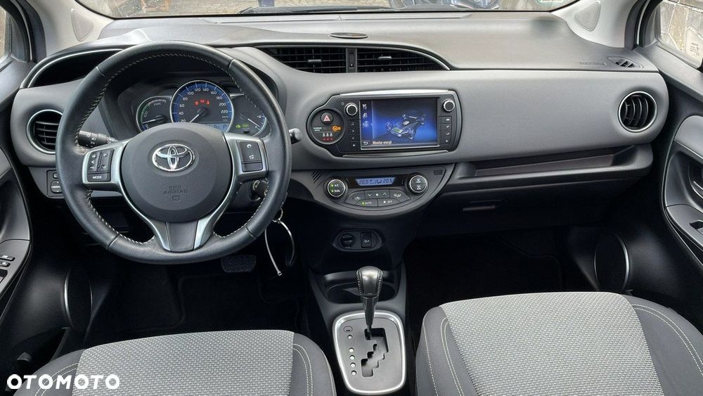 Toyota Yaris - 12