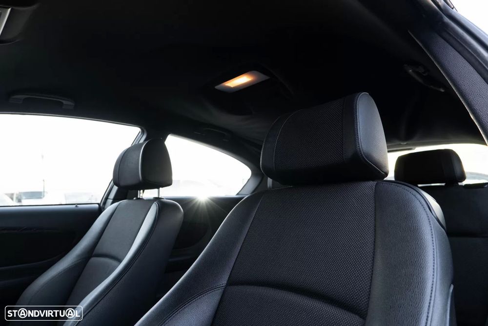 BMW 118 d Pack M - 10