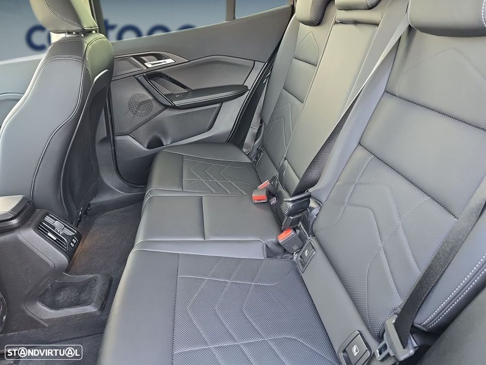 BMW iX2 eDrive20 - 14