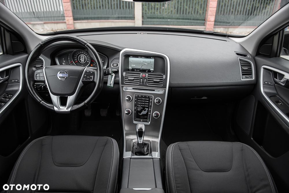 Volvo XC 60 D4 Momentum - 21