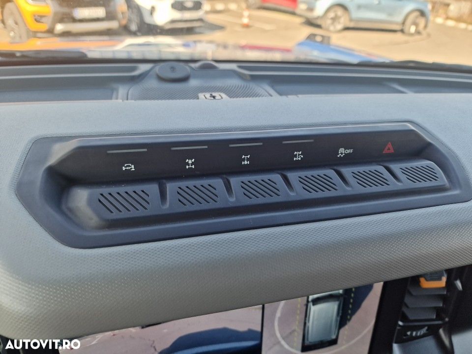 Ford Bronco - 10