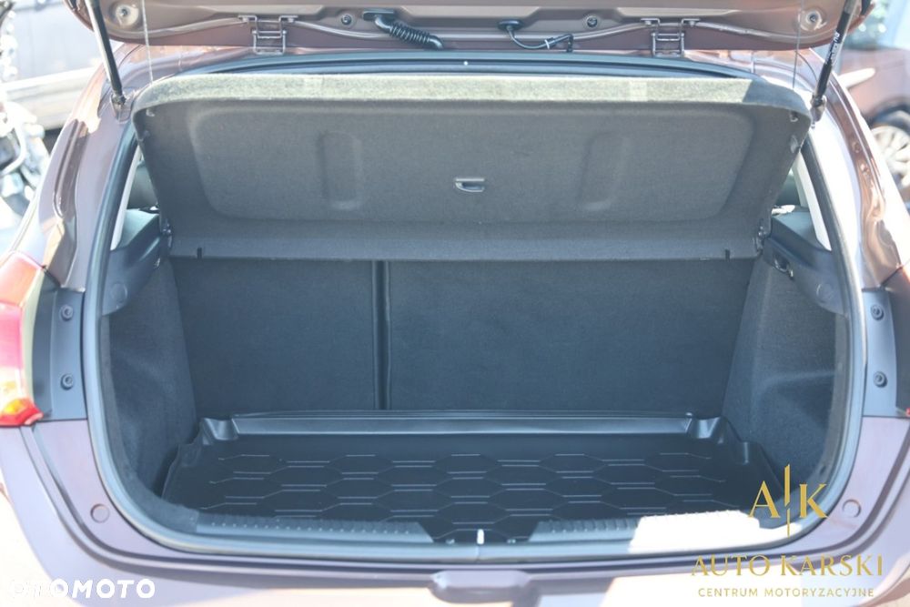 Kia Ceed - 40