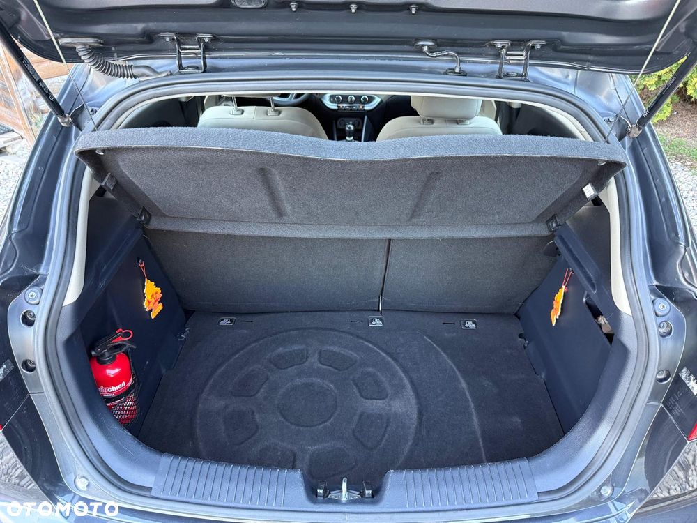 Kia Rio 1.2 M - 21