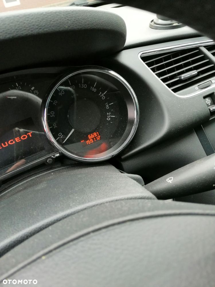 Peugeot 3008 1.6 Allure - 7