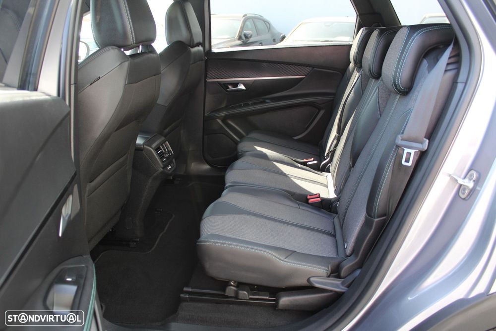 Peugeot 5008 1.2 PureTech Allure Pack EAT8 - 17