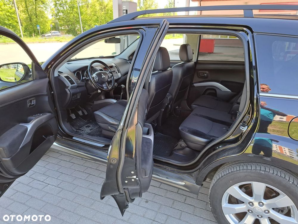 Mitsubishi Outlander - 12