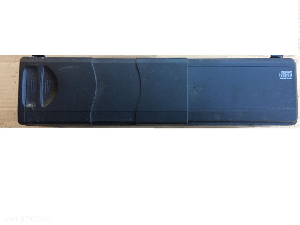 Zmieniarka płyt CD XQE000110 LAND ROVER DISCOVERY 2 II - 1