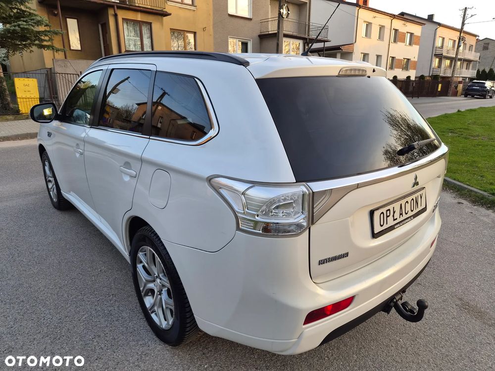 Mitsubishi Outlander - 16
