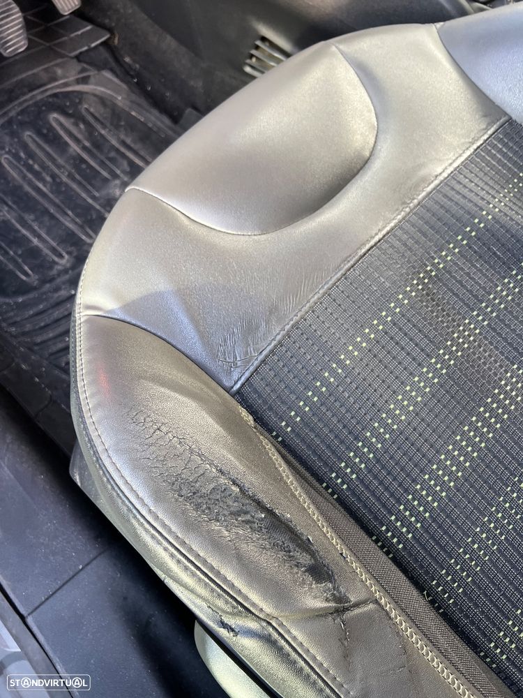 Peugeot 208 1.6 BlueHDi Style - 10