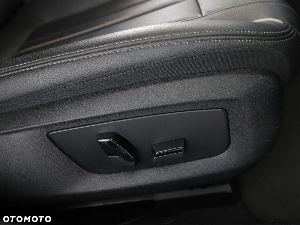 BMW Seria 5 520e Luxury Line - 41