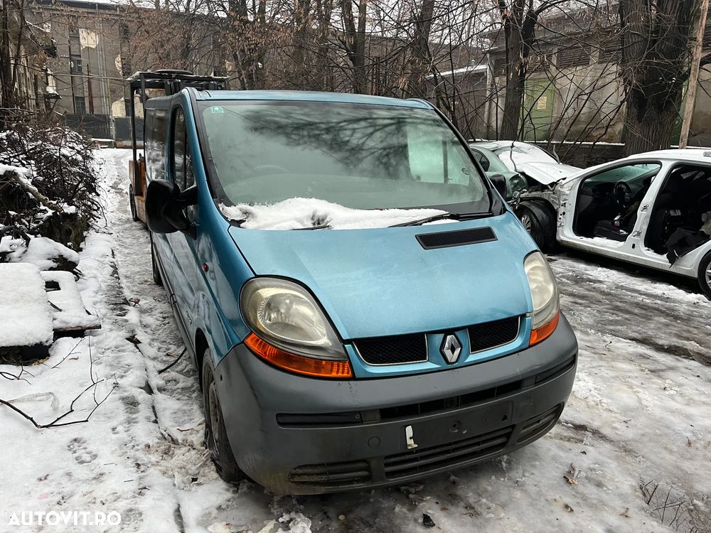 Dezmembrez Renault Trafic bleo 2004 - 10