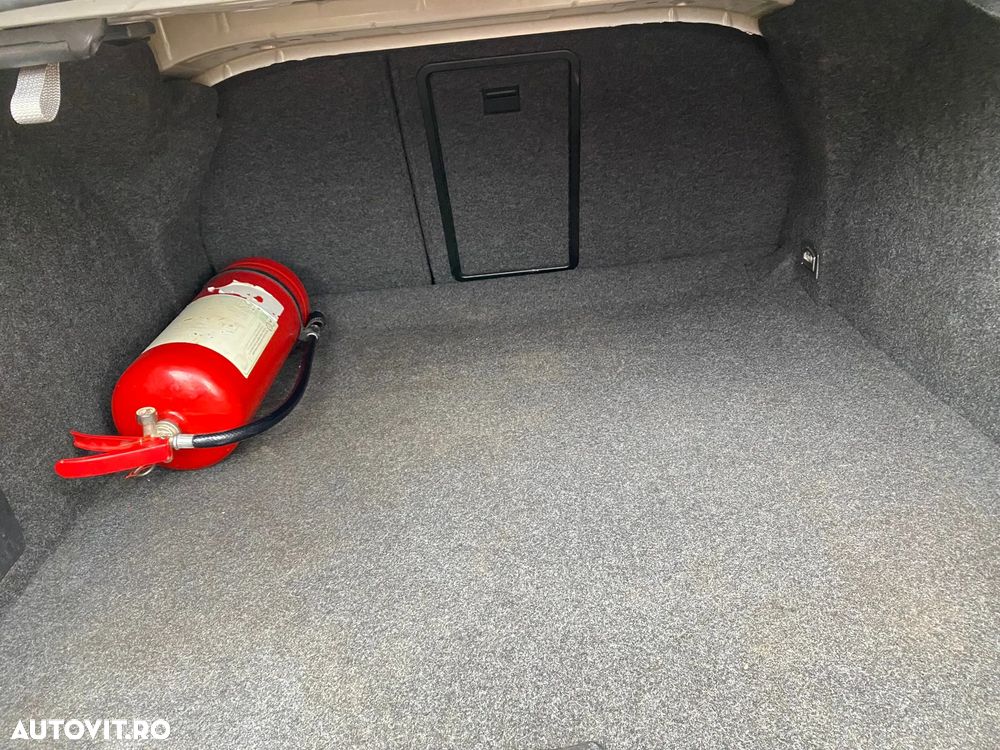 Volkswagen Passat 1.9TDI Comfortline - 19