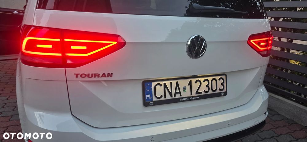 Volkswagen Touran - 22