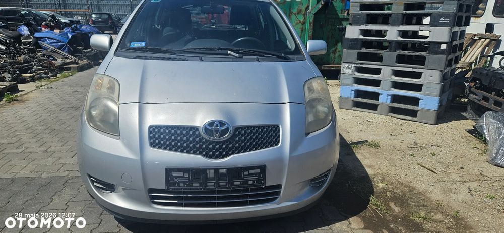 Toyota Yaris II przedlift 1,4 D4D 66kW 90KM 2007r 5-bieg manual kolor 1E7 - 2