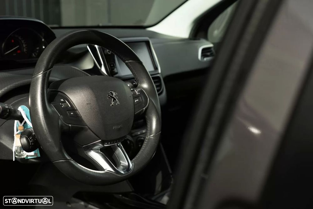 Peugeot 2008 1.2 Allure - 12