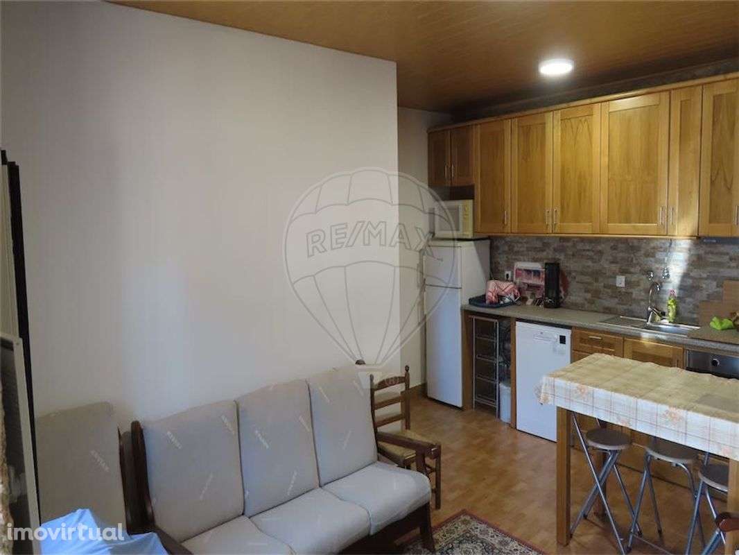 Moradia T1 para venda - Grande imagem: 2/23