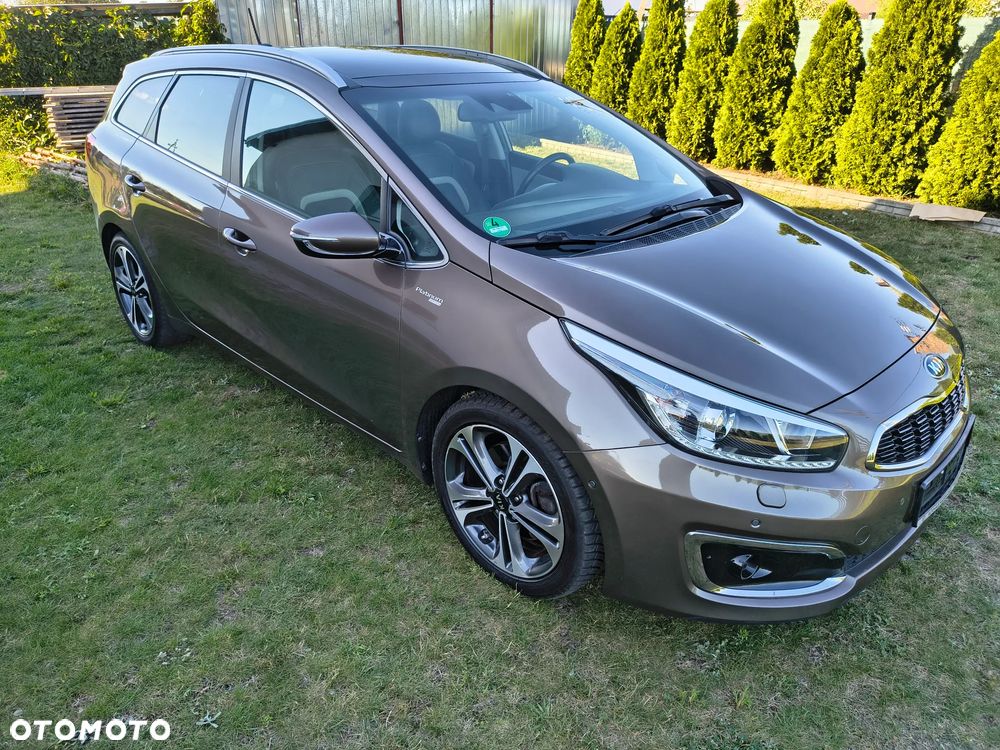 Kia Ceed 1.6 CRDi 136 ISG Platinum Edition - 4
