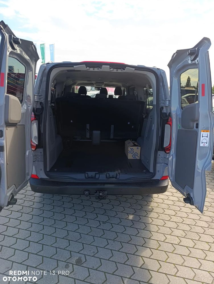 Volkswagen Caravelle - 8