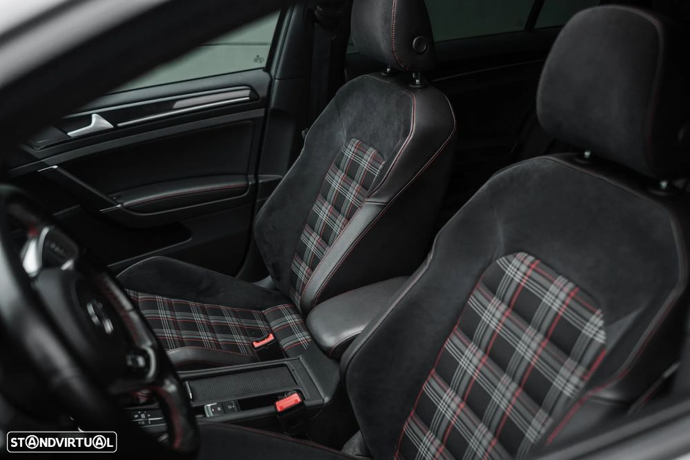 VW Golf 2.0 TSi GTi DSG Performance - 15