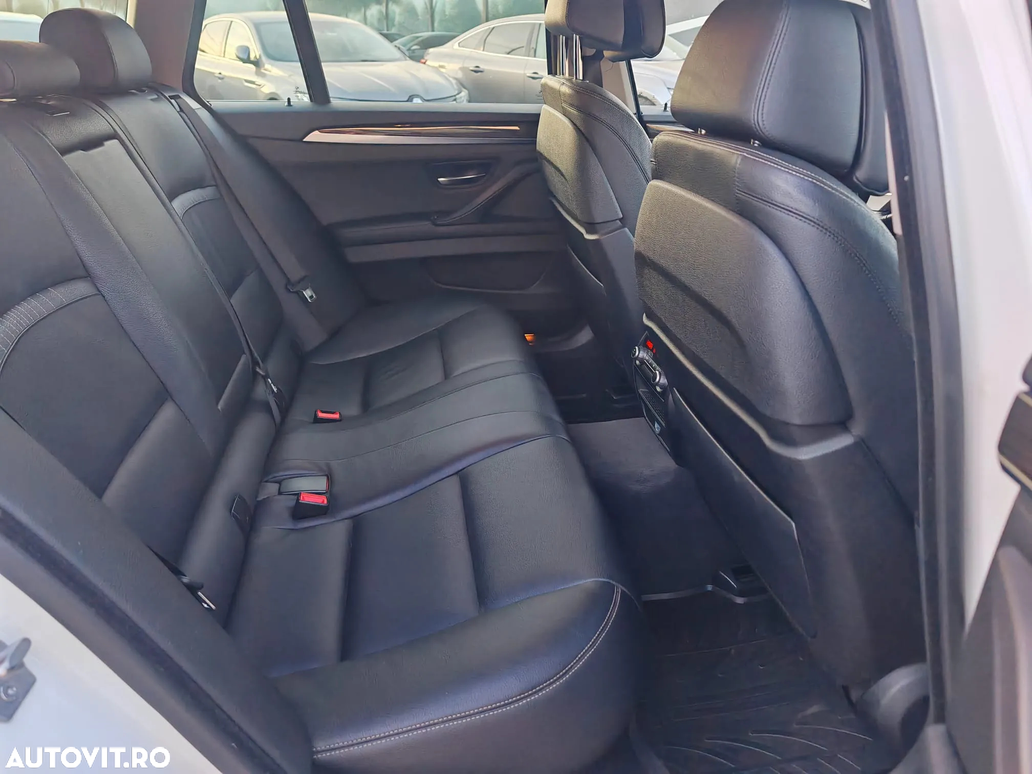 BMW Seria 5 525d xDrive Touring Aut. Luxury Line - 13