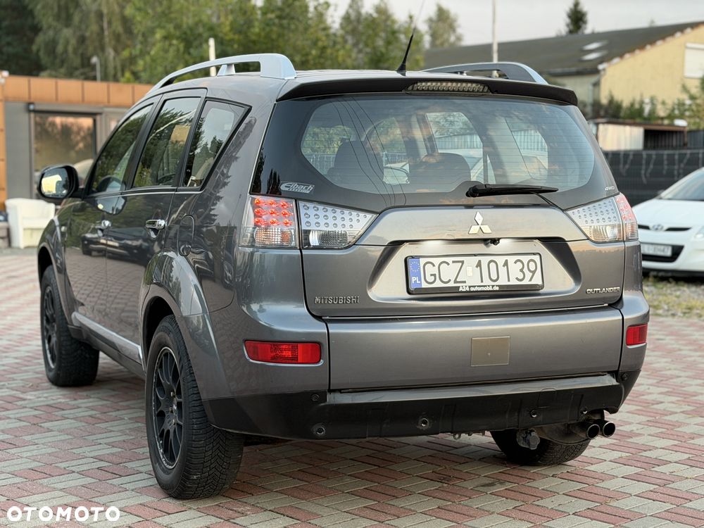 Mitsubishi Outlander - 4