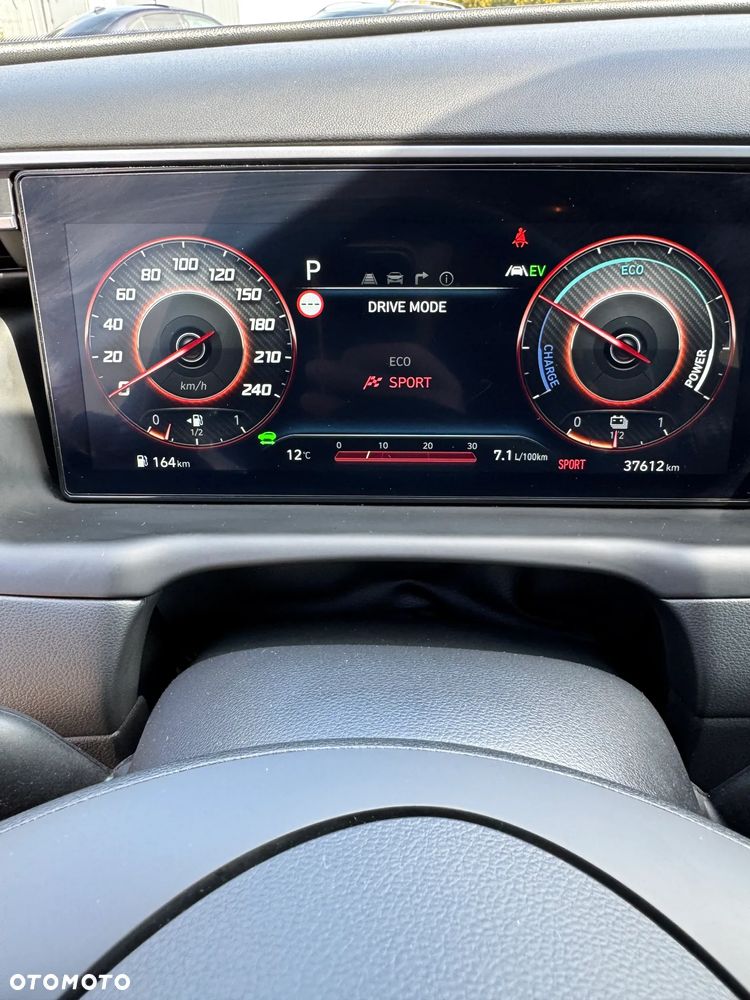 Hyundai Tucson 1.6 T-GDi HEV Executive 2WD - 17