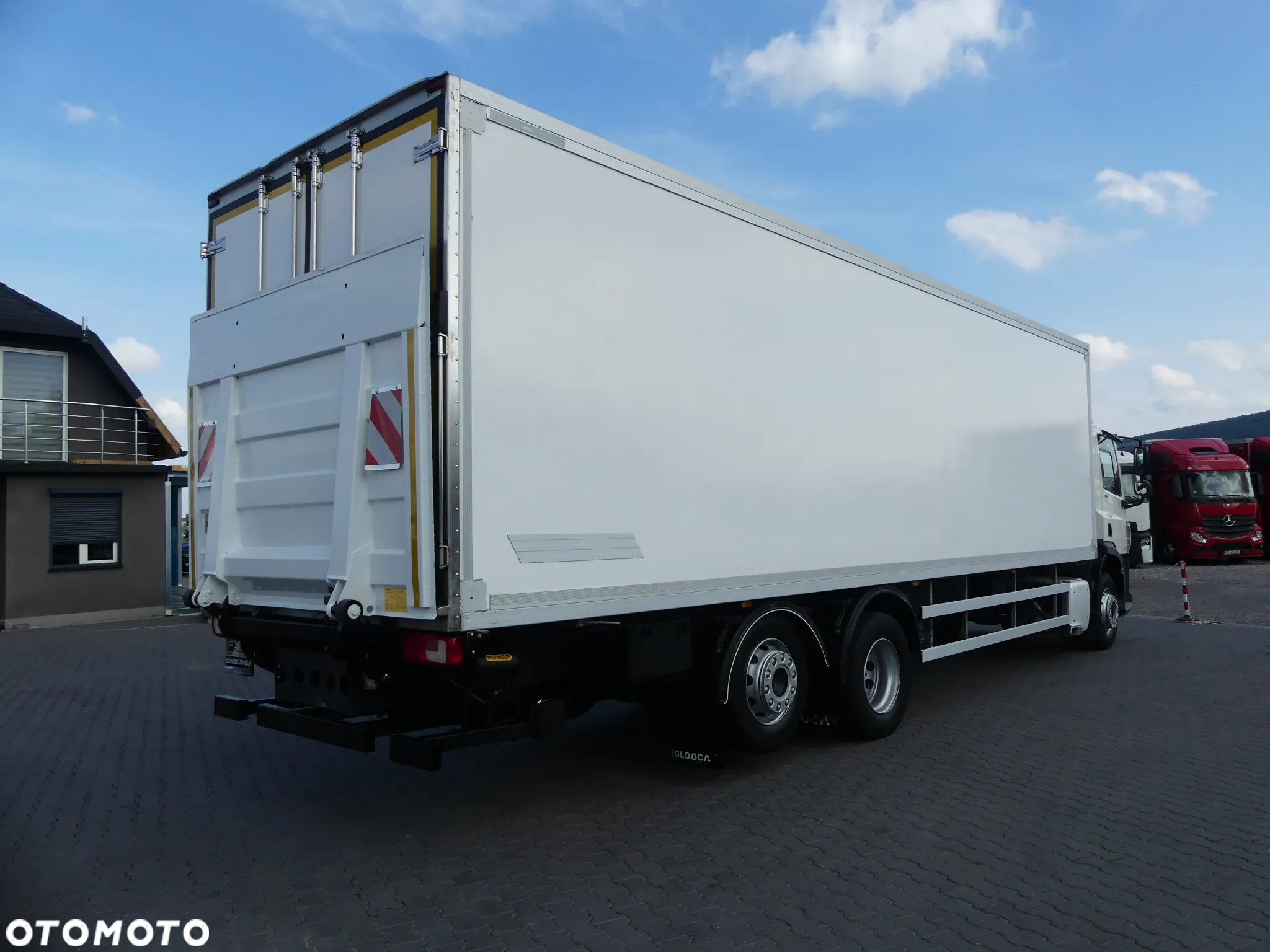 DAF CF 370 / 6x2 / CHŁODNIA 9.50 + WINDA / EURO 6 / - 8