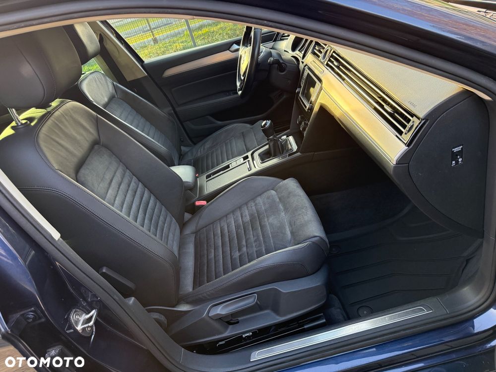 Volkswagen Passat 1.8 TSI BMT Highline - 16