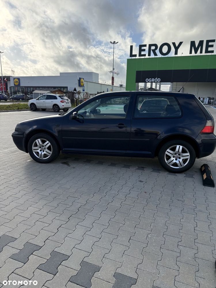 Volkswagen Golf 1.6 Basis - 6