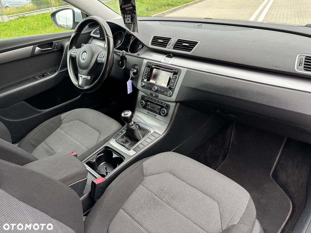Volkswagen Passat 2.0 TDI BlueMotion Technology Highline - 25